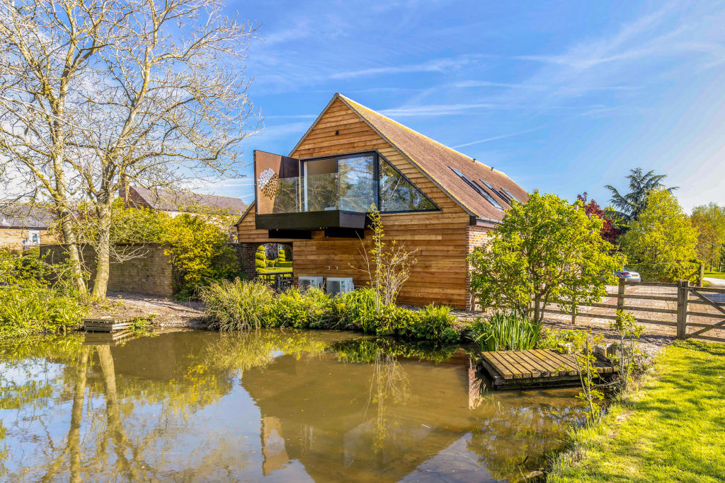 Uk, Northamptonshire, Beautiful Luxury Stable